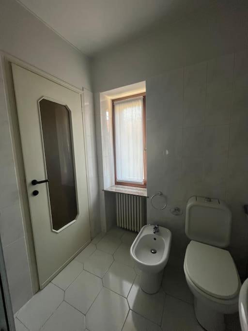 Gabbinoholidayhome Appartamento In Suggestiva Corte Como Buitenkant foto